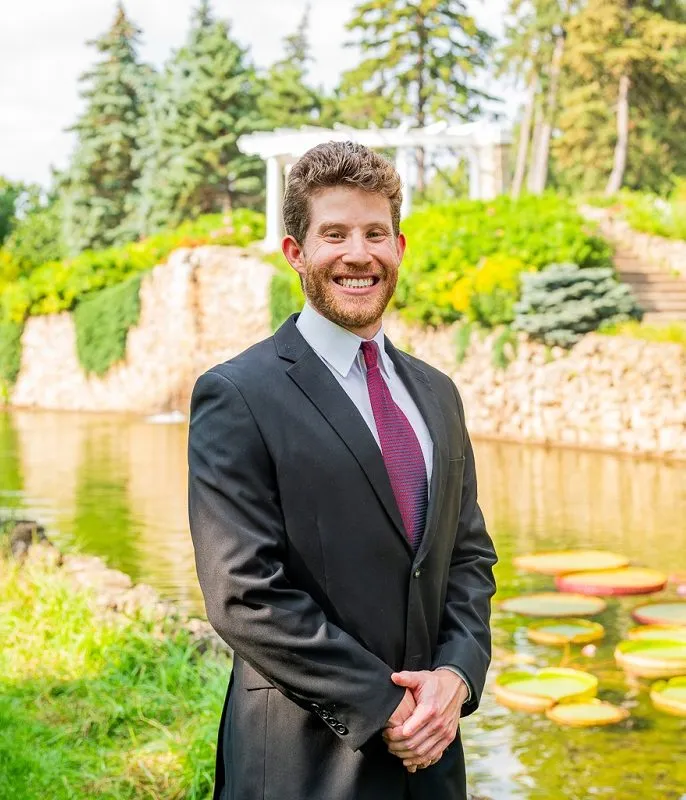 Dr. Sam Schraber Headshot